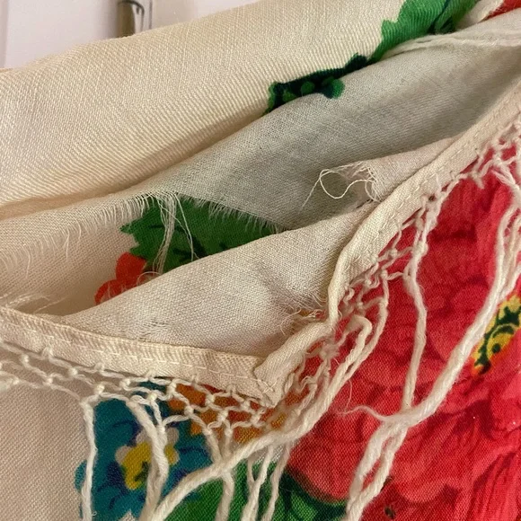 VTG Huge 60s floral folk fringe wool scarf festival cottagecore grannycore shawl - Picture 10 of 10